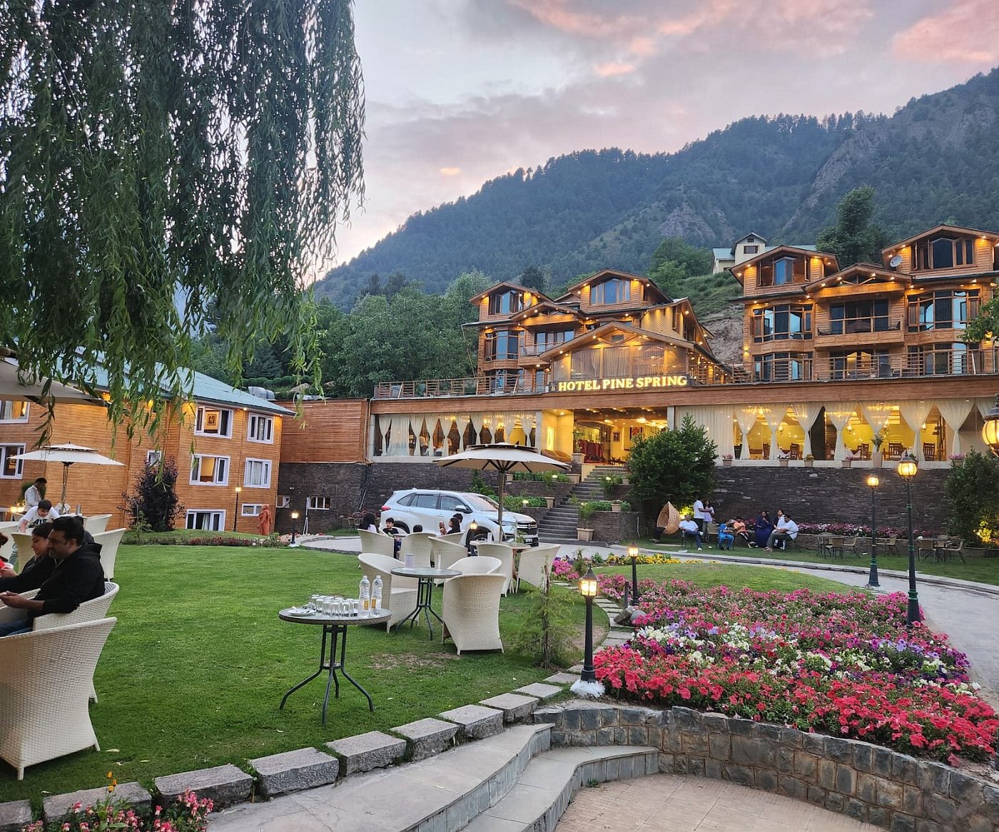 Hotel Pine Spring Pahalgam