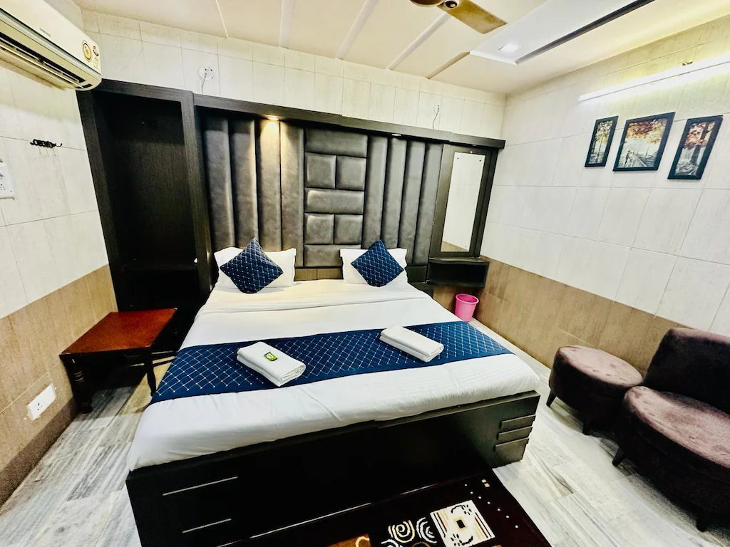 budget stay in agra
