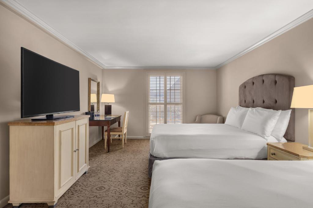 Dauphine Orleans Hotel