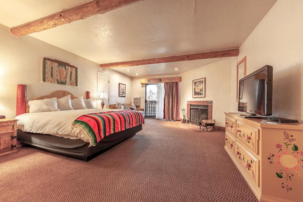 10 Best Hotels in Taos, New Mexico (2026)