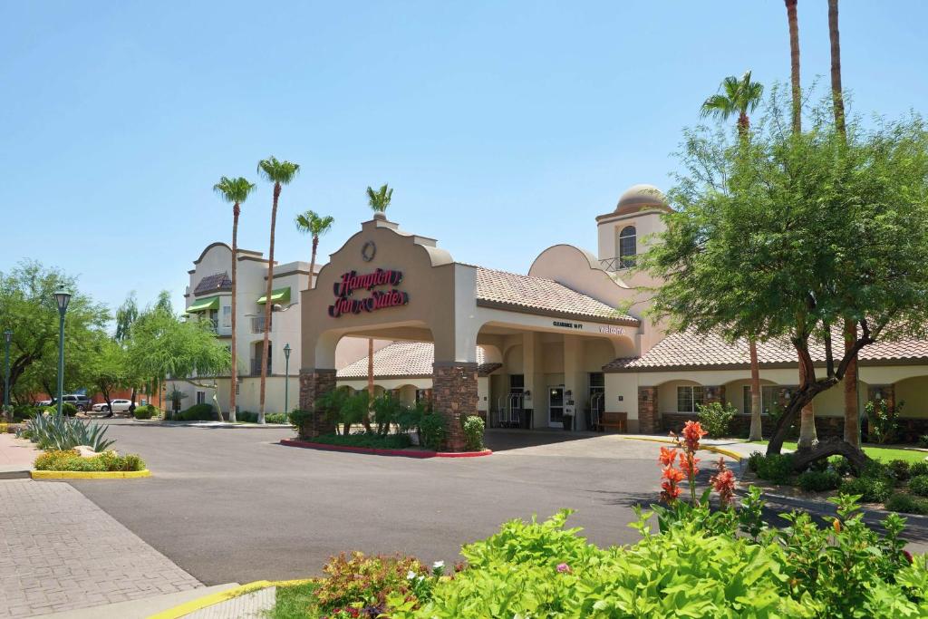 best cheap hotels in scottsdale