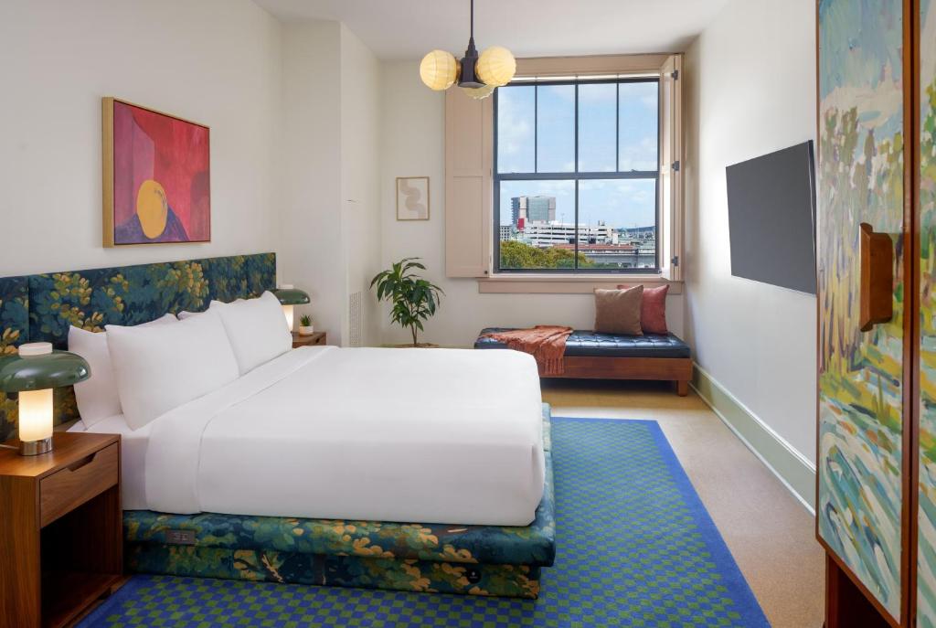 The Barnett JDV by Hyatt

